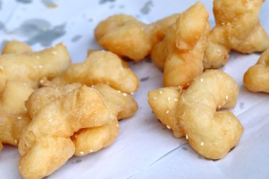 derin yağda kızartılmış hamur sopa