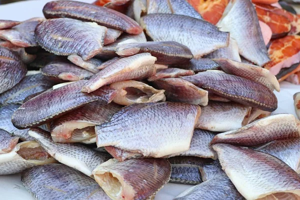 El pescado en el mercado —  Fotos de Stock