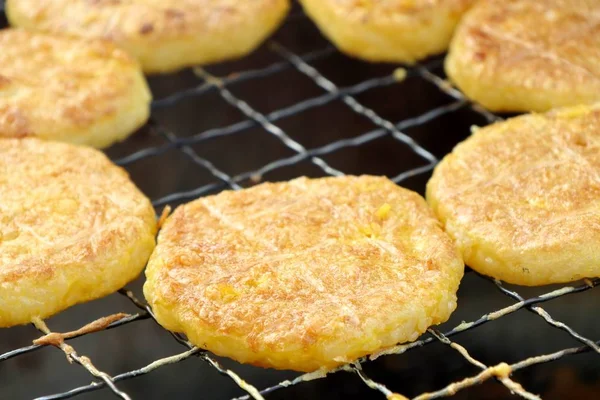 yumurta ile ızgara yapışkan pirinç