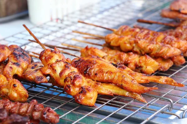 Piyasada ızgara tavuk