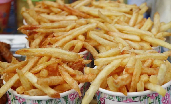 Pommes frites på gata mat — Stockfoto