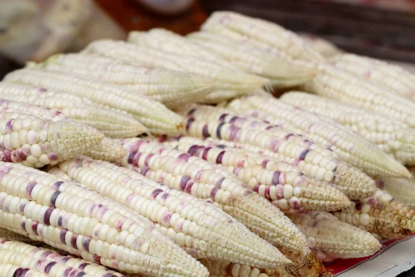 Markette taze Mısır