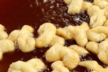 derin yağda kızartılmış hamur sopa