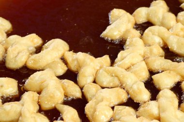 derin yağda kızartılmış hamur sopa