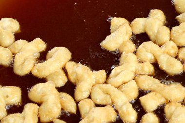 derin yağda kızartılmış hamur sopa