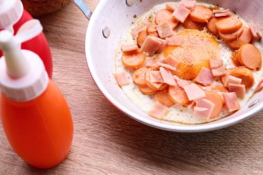 kızarmış yumurta Topingler ile pan