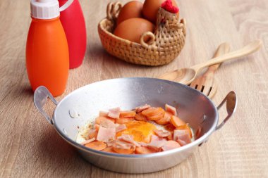 kızarmış yumurta Topingler ile pan