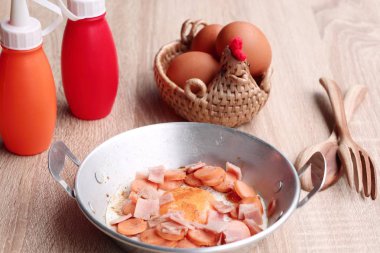 kızarmış yumurta Topingler ile pan