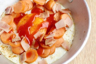 kızarmış yumurta Topingler ile pan