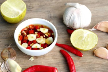 Chili balık sosu sarımsaklı