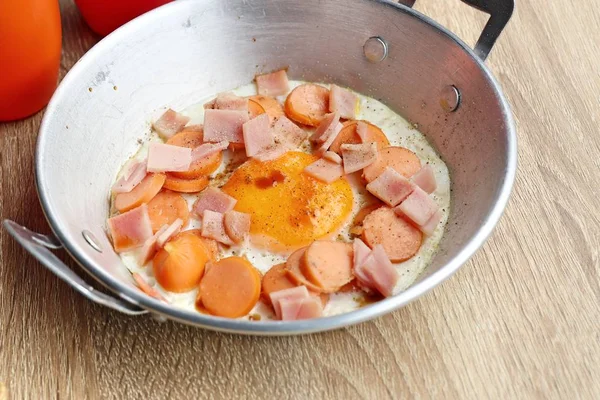 kızarmış yumurta Topingler ile pan