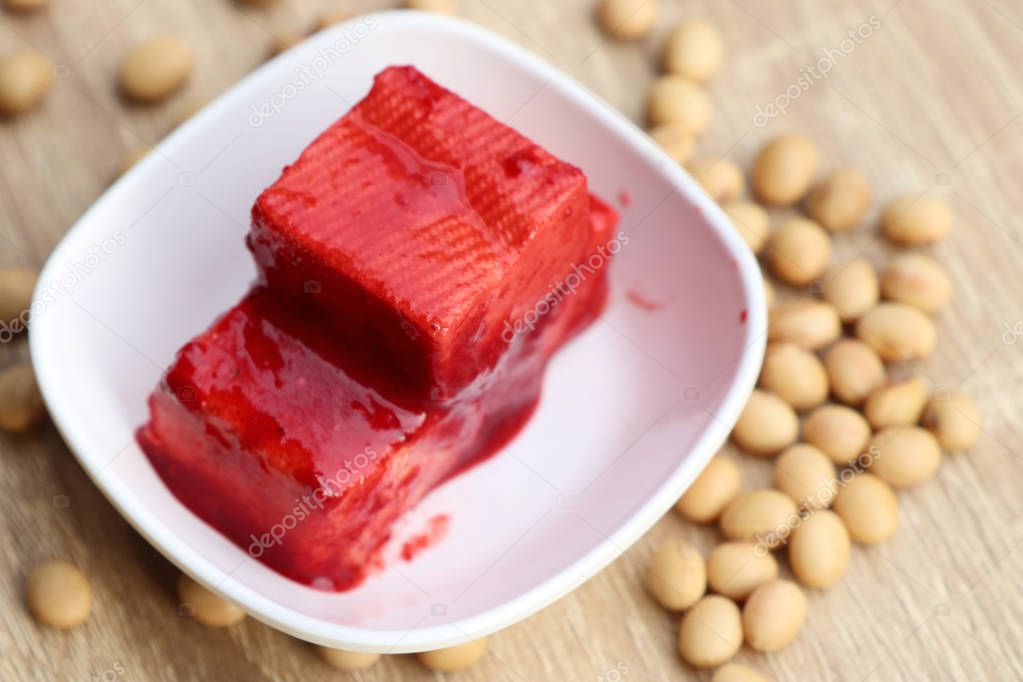 Tofu red with bean