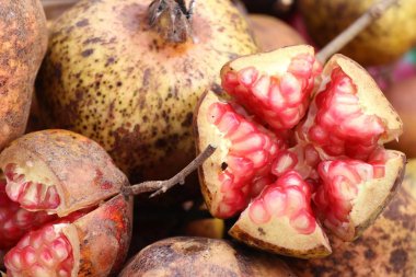 Nar meyve sokak gıda