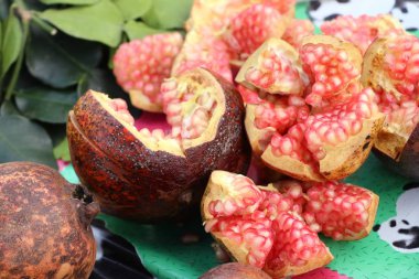 Nar meyve sokak gıda