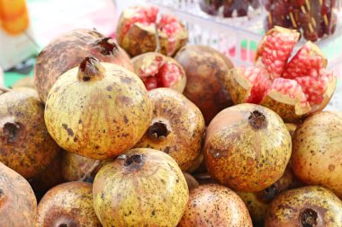 Nar meyve sokak gıda