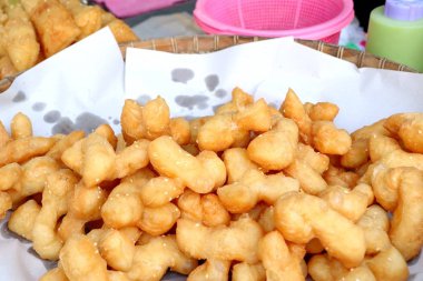 derin yağda kızartılmış hamur sopa