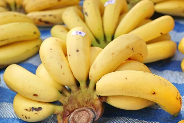 市場でバナナ — ストック写真