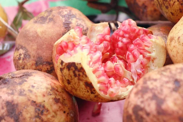 Nar meyve sokak gıda