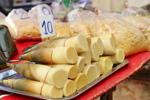 Bambu sürgün sokak gıda