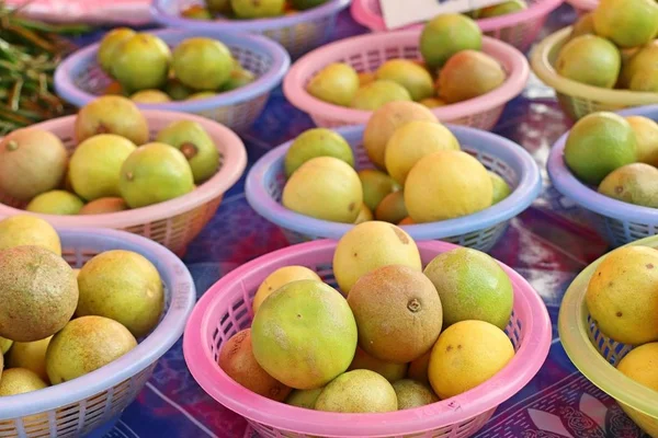 Citron på marknaden — Stockfoto