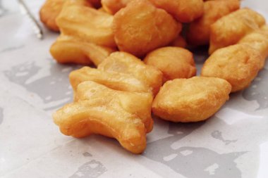 derin yağda kızartılmış hamur sopa 