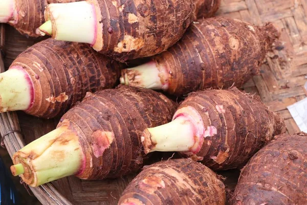 Organický taro na pouliční stánky s jídlem — Stock fotografie