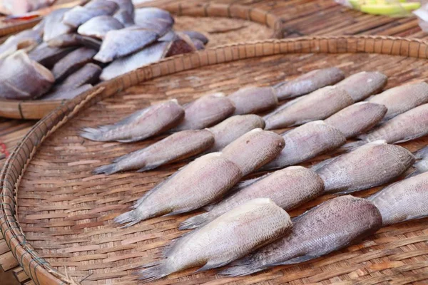 Poissons sur le marché — Photo