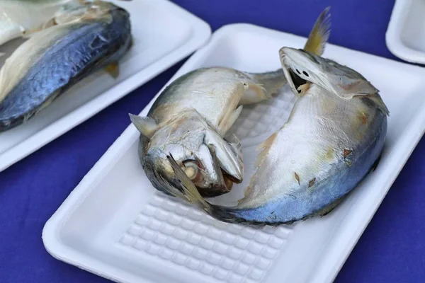 Caballa en la comida callejera —  Fotos de Stock