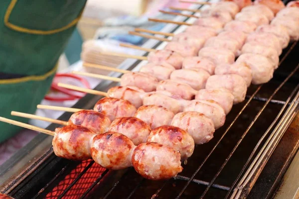 Salsichas churrasco comida de rua — Fotografia de Stock