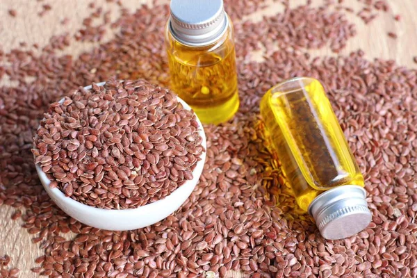 Flax seed with oil — Stock Photo, Image