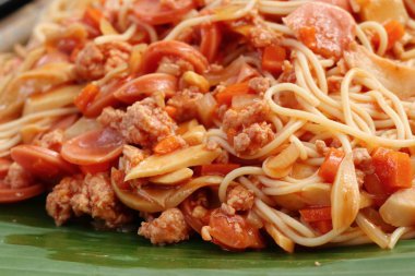 Spagetti sokak gıda
