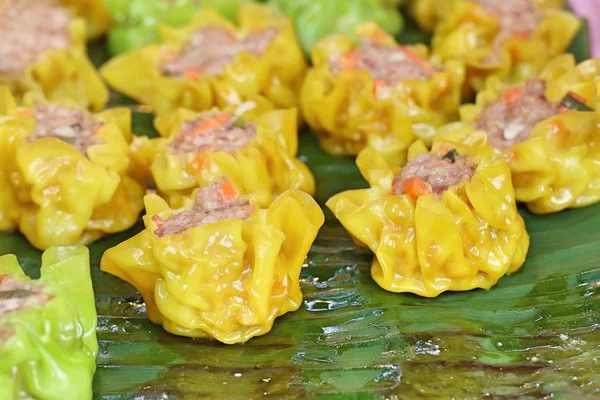 Ångad dumplings på gata mat — Stockfoto