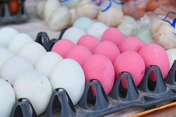 Соленое яйцо и сохраненное яйцо — стоковое фото