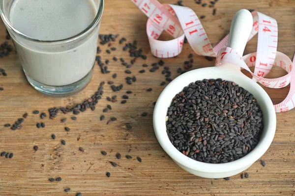 Soybean milk with black sesame