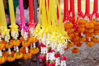 Yasemin çelenk içinde çarşı