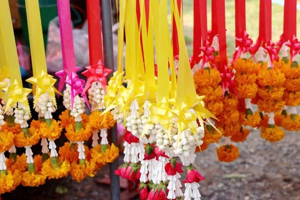 Yasemin çelenk içinde çarşı