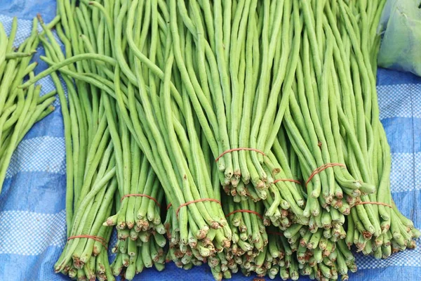 Lange Bohnen auf dem Markt — Stockfoto