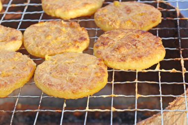 yumurta ile ızgara yapışkan pirinç