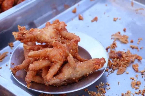 Fried chicken at street food — Stock Photo, Image