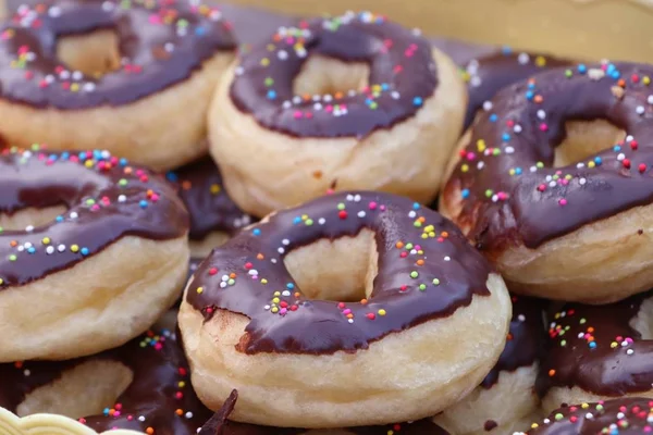 Donuts en la comida callejera —  Fotos de Stock