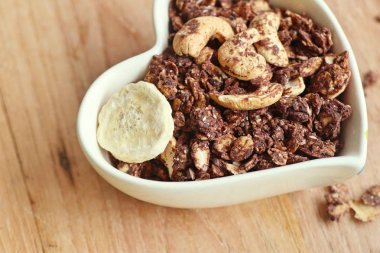 kaju fıstığı ile sağlıklı granola