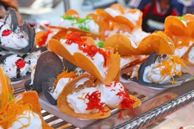 Taylandlı çıtır gözleme - kremalı krep