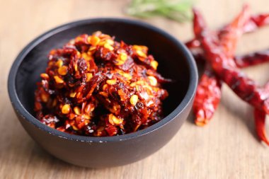 biber salça sarımsak ile