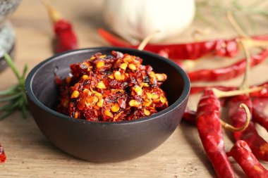 biber salça sarımsak ile