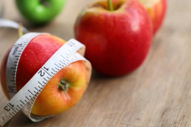 kırmızı tatlı elma meyve