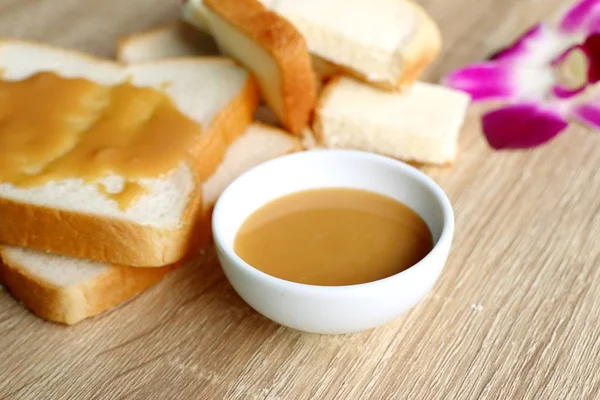 Gustosa fetta di pane — Foto Stock