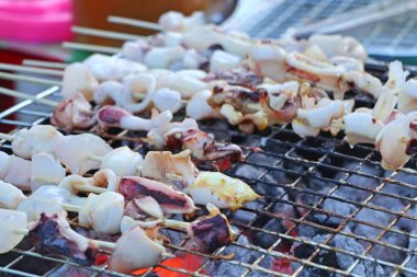 ızgara kalamar sokak gıda