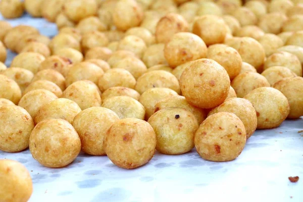 Gebratene Süßkartoffeln beim Streetfood — Stockfoto
