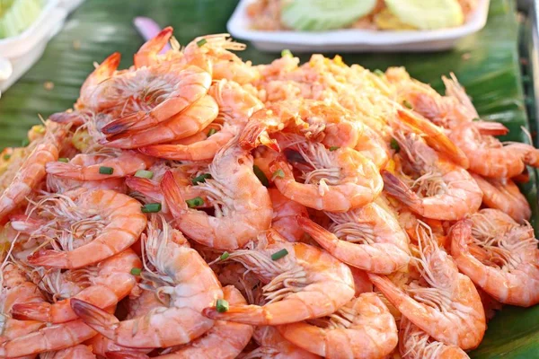 Arroz frito de camarones en comida callejera —  Fotos de Stock