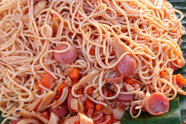 Špagety v pouliční stánky s jídlem — Stock fotografie